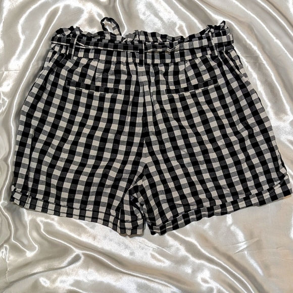 A New Day Women's US Small Black/White High-Waist Gingham Shorts w/ Waist Tie - Picture 3 of 9